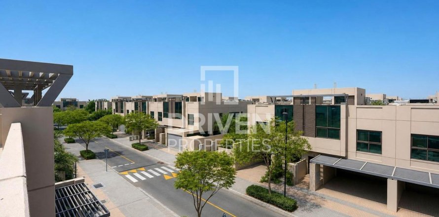 Villa de 4 chambres à Meydan, UAE No. 206884