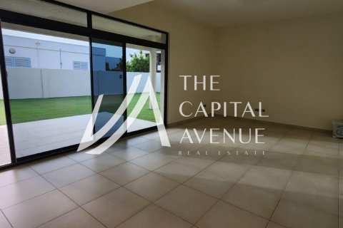 Villa de 5 dormitorios en  Yas Island, UAE No. 185615 6