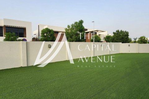 Villa de 5 dormitorios en  Yas Island, UAE No. 185615 3