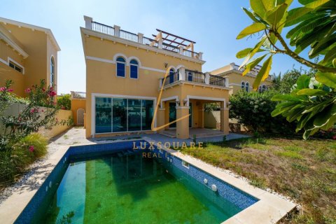 Villa de 4 dormitorios en Jumeirah Park, UAE No. 150296
