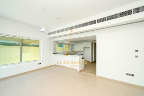 Villa de 4 dormitorios en Jumeirah Park, UAE No. 150296 3