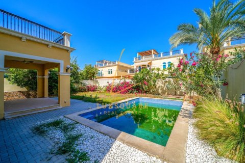 Villa de 4 dormitorios en Jumeirah Park, UAE No. 150296 30