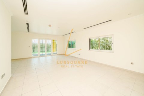 Villa de 4 dormitorios en Jumeirah Park, UAE No. 150296 8