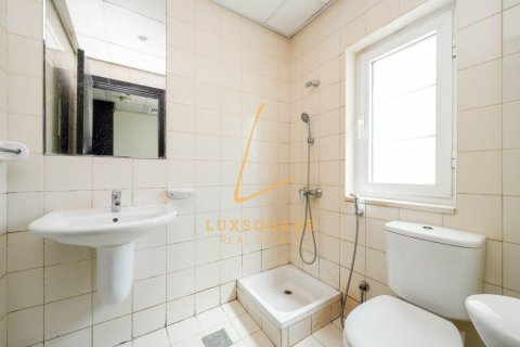 Villa de 4 dormitorios en Jumeirah Park, UAE No. 150296 24