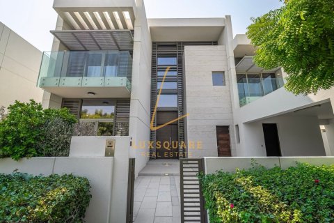 Villa de 4 dormitorios en District One, UAE No. 150294