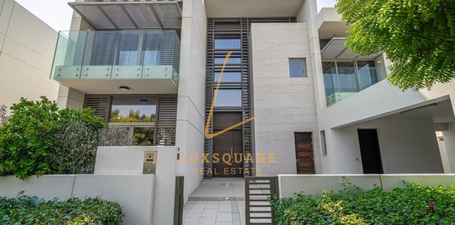 Villa de 4 dormitorios en District One, UAE No. 150294