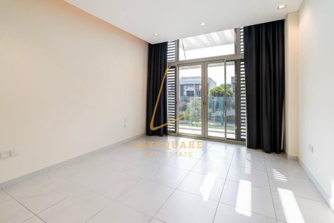 Villa de 4 dormitorios en District One, UAE No. 150294 14