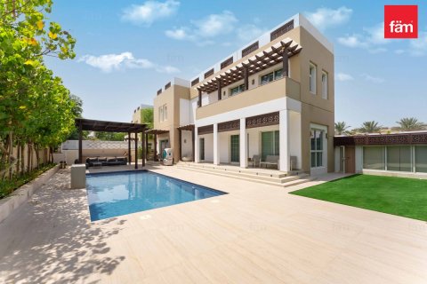 Villa de 5 chambres à Dubai, UAE No. 100779 1