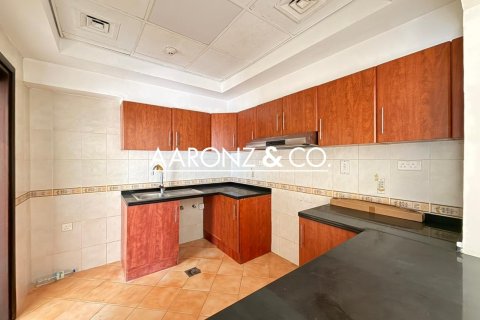 Квартира с 2 спальнями в Джумейра Лейк Тауэрс, ОАЭ №144914 11