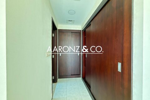 Квартира с 2 спальнями в Джумейра Лейк Тауэрс, ОАЭ №144914 10