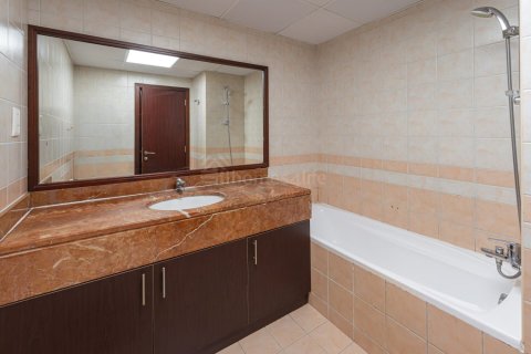 Квартира с 3 спальнями в Emirates Crown, ОАЭ №164611 7