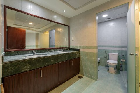 Квартира с 3 спальнями в Emirates Crown, ОАЭ №164611 8