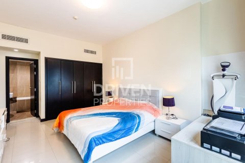 Apartment de 1 dormitorio en Lake Elucio, UAE No. 85698 8