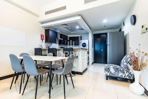 Apartment de 1 dormitorio en Lake Elucio, UAE No. 85698 7
