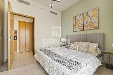 1 bedroom Apartment in Burj Royale, UAE No. 192030 8