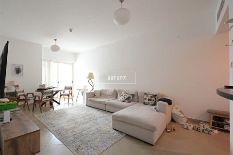 2 bedrooms Apartment  No. 106823 2