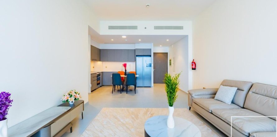 Квартира с 2 спальнями в Opera District, ОАЭ №136573