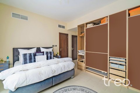 Villa de 4 chambres à Casa, UAE No. 206191 16