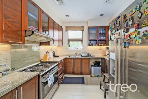 Villa de 4 chambres à Casa, UAE No. 206191 10