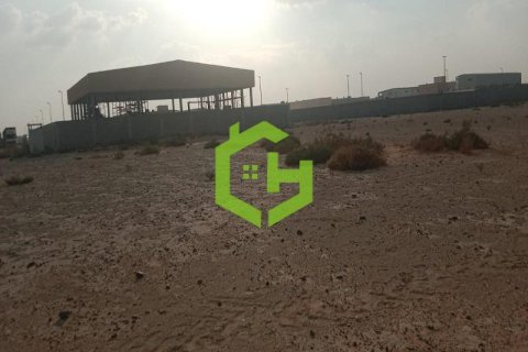 1858m² Land in Al Sajaa, UAE No. 92144 2