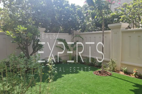 4 bedrooms Townhouse  No. 112440 4
