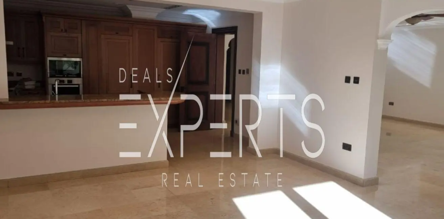 4 bedrooms Townhouse  No. 112440