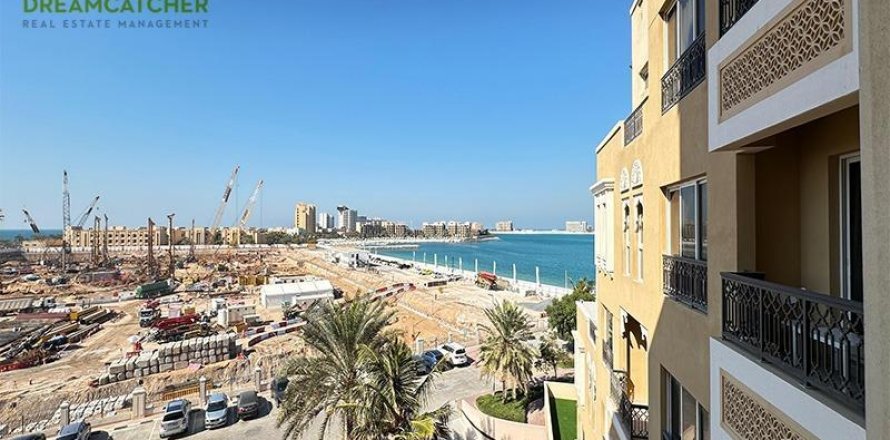 1 bedroom Apartment in Al Marjan Island, UAE No. 75612
