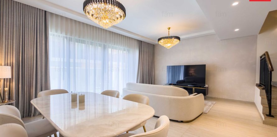 4 bedrooms Townhouse in Dubai, UAE No. 188284