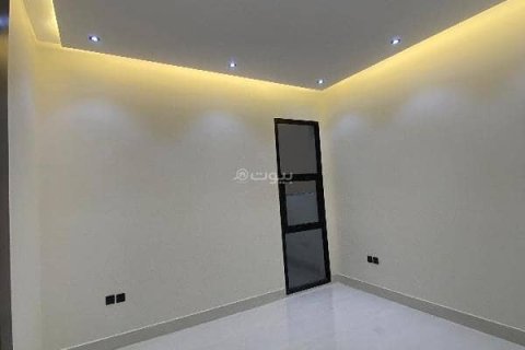 8 bedrooms Villa in Riyadh, Saudi Arabia No. 60284 10