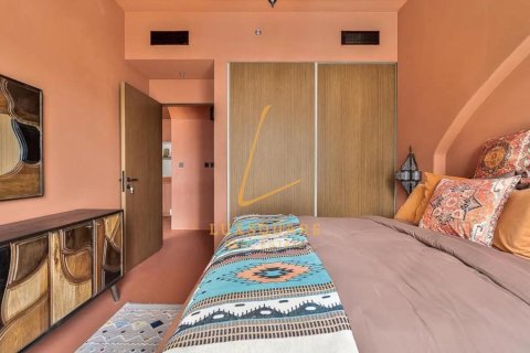 1 bedroom Apartment in EMAAR Beachfront, UAE No. 166092 10