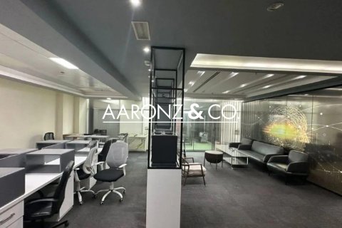 199m² Office in Business Bay, UAE No. 133001 3