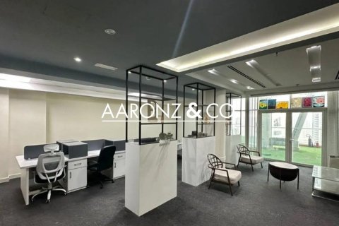 199m² Office in Business Bay, UAE No. 133001 5