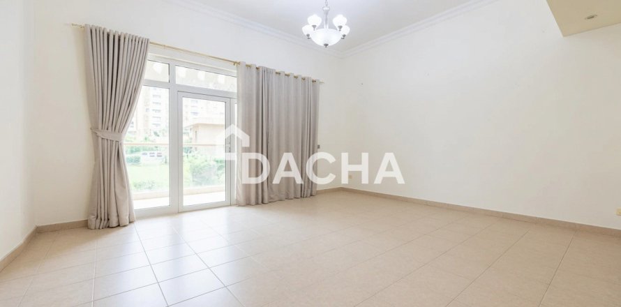 Квартира с 2 спальнями в Shoreline Apartments, ОАЭ №168899