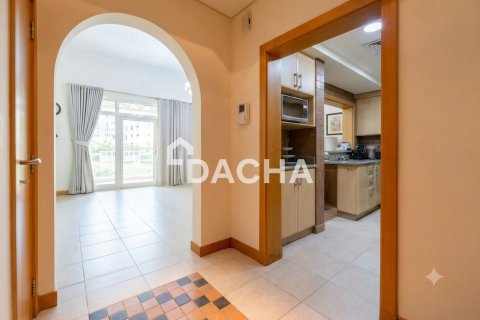 Квартира с 2 спальнями в Shoreline Apartments, ОАЭ №168899 3
