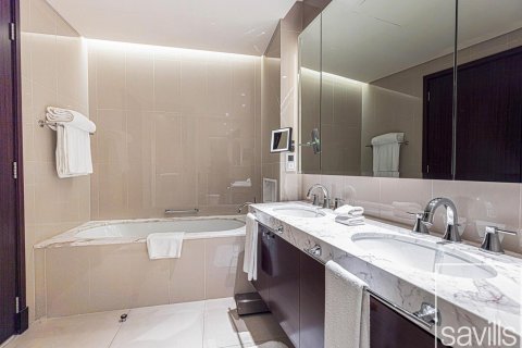 Квартира с 3 спальнями в The Address Residence Fountain Views, ОАЭ №194344 8