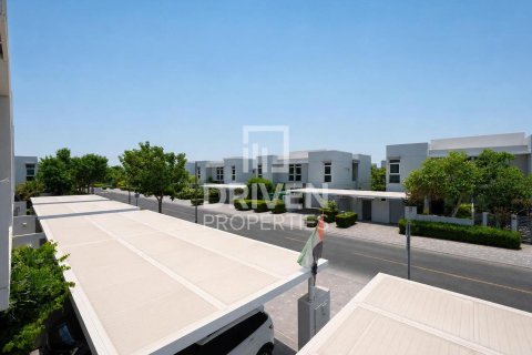 Таунхаус с 3 спальнями в Arabella Townhouses, ОАЭ №193380 10