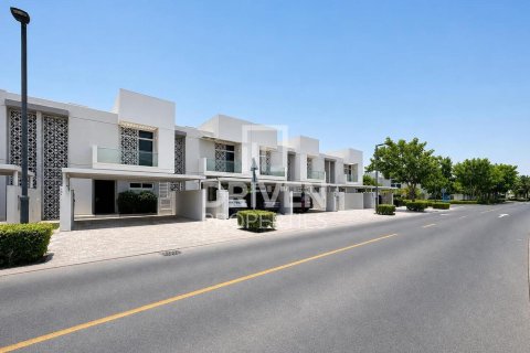 Таунхаус с 3 спальнями в Arabella Townhouses, ОАЭ №193380 9
