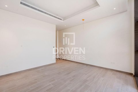Вилла с 5 спальнями в District One, ОАЭ №193382 3