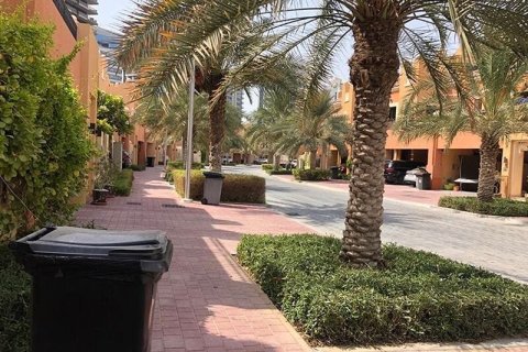 5 bedrooms Villa in Bloomingdale, UAE No. 170574 12
