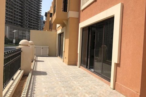 5 bedrooms Villa in Bloomingdale, UAE No. 170574 18