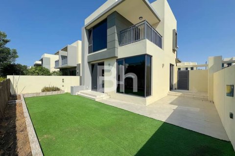Townhouse de 4 dormitorios  No. 114792 2