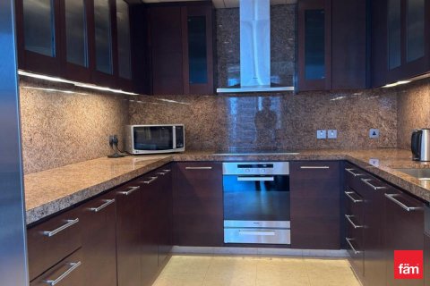 Квартира с 2 спальнями в Даунтаун Дубай (Даунтаун Бурдж Дубай), ОАЭ №141244 4