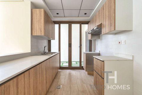 4 bedrooms Townhouse in Dubai, UAE No. 80280 6