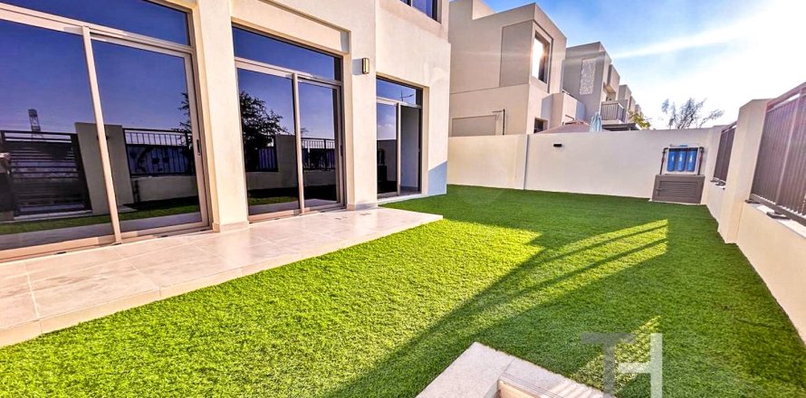 4 bedrooms Townhouse in Town Square, UAE No. 80283