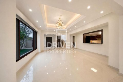 Villa de 4 chambres à Mirdif, UAE No. 202556 3