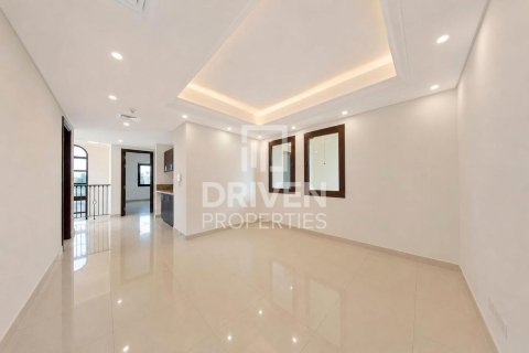 Villa de 4 chambres à Mirdif, UAE No. 202556 17