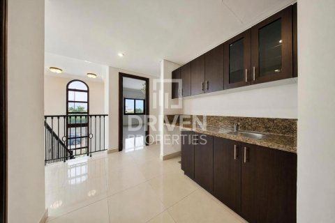 Villa de 4 chambres à Mirdif, UAE No. 202556 16