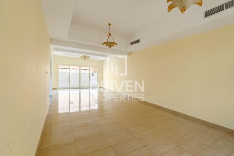 3 غرف نوم فيلا في Mirdif Villas, الإمارات العربية المتحدة رقم 202557 5