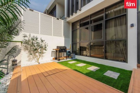 3 bedrooms Townhouse in Dubai, UAE No. 198531 10