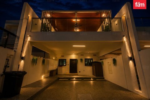 3 bedrooms Townhouse in Dubai, UAE No. 198531
